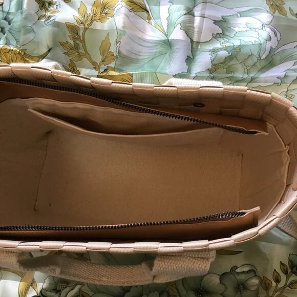 Beige Handwoven Crossbody Shoulder Bag - Picture 15 of 16